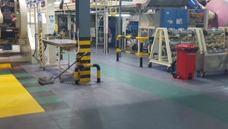 Epoksidni podovi-mane industrijski pod u komercijalnim uslovima