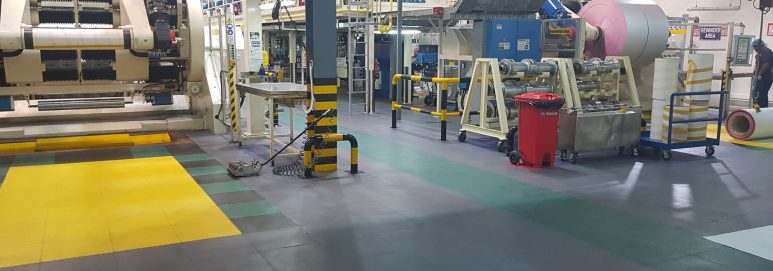 Epoksidni podovi-mane industrijski pod u komercijalnim uslovima