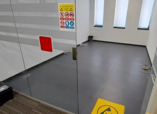 ESD i antistatik pod
