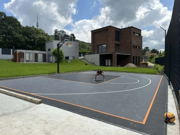 Teren za basket, Avala